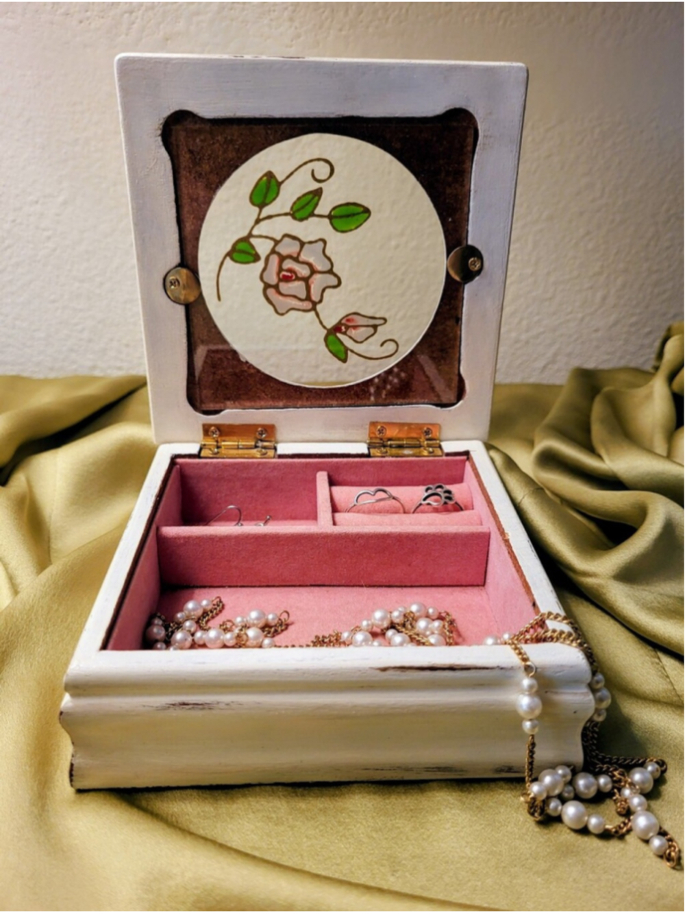 Shabby Chic Floral Jewelry Box / Keepsake Box – Hand Painted Glass Top